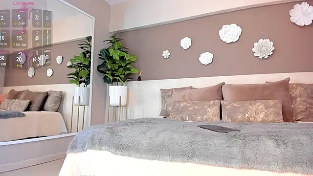 Snapshot of VictoriaShelby chatting on February 17, 2026, 12:02 pm VictoriaShelby online show from February 17, 2026, 12:02 pm