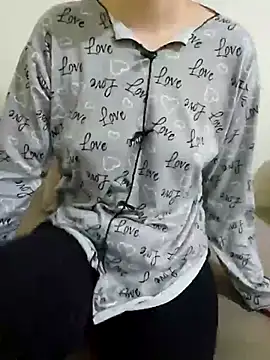 Snapshot of Lamya-dalo3a chatting on February 22, 2026, 8:43 pm Lamya-dalo3a online show from February 22, 2026, 8:43 pm