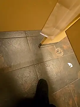 maxelbueno online show from November 1, 2025, 8:36 pm