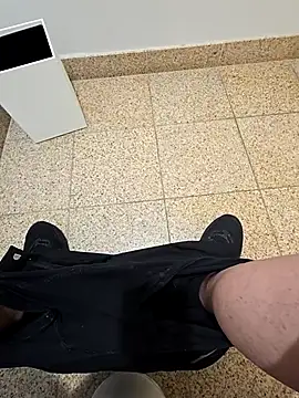 maxelbueno online show from October 6, 2025, 7:58 pm