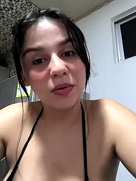 Snapshot of Daniela-rosee chatting on September 28, 2025, 12:17 am Daniela-rosee online show from September 28, 2025, 12:17 am