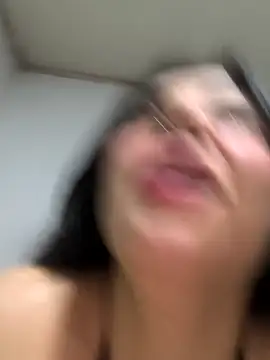 Snapshot of Daniela-rosee chatting on October 19, 2025, 12:24 am Daniela-rosee online show from October 19, 2025, 12:24 am