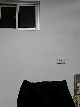 Snapshot of Daniela-rosee chatting on October 5, 2025, 2:24 am Daniela-rosee online show from October 5, 2025, 2:24 am