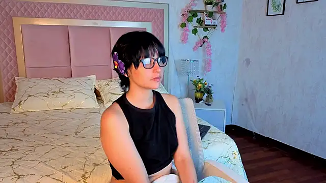 Snapshot of RobinBennett chatting on October 11, 2025, 4:41 pm RobinBennett online show from October 11, 2025, 4:41 pm