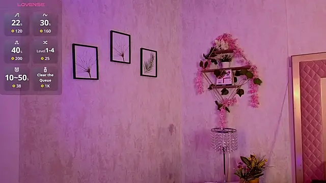 Snapshot of RobinBennett chatting on December 4, 2025, 12:37 pm RobinBennett online show from December 4, 2025, 12:37 pm