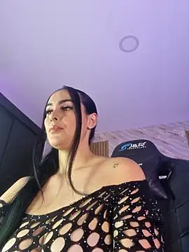 ashly moonn online show from October 27, 2025, 6:53 pm