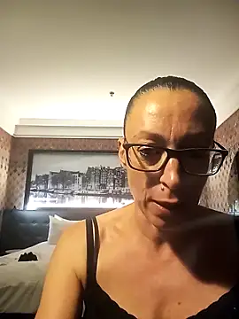 Snapshot of Astrid3 chatting on September 30, 2025, 8:59 pm Astrid3 online show from September 30, 2025, 8:59 pm