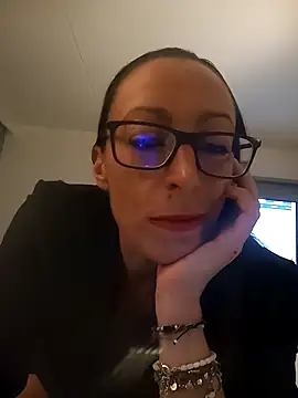 Snapshot of Astrid3 chatting on September 28, 2025, 8:49 pm Astrid3 online show from September 28, 2025, 8:49 pm