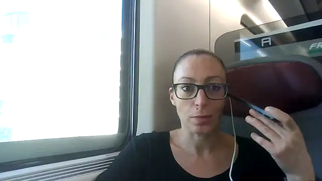 Snapshot of Astrid3 chatting on October 9, 2025, 8:26 am Astrid3 online show from October 9, 2025, 8:26 am