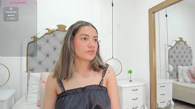 Snapshot of Skylerwhite02 chatting on March 17, 2026, 3:42 am Skylerwhite02 online show from March 17, 2026, 3:42 am