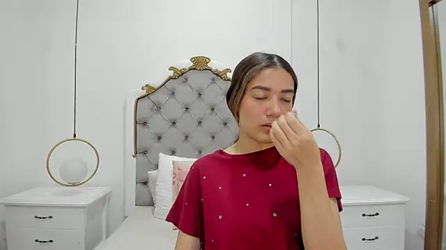 Snapshot of Skylerwhite02 chatting on April 10, 2026, 3:35 am Skylerwhite02 online show from April 10, 2026, 3:35 am