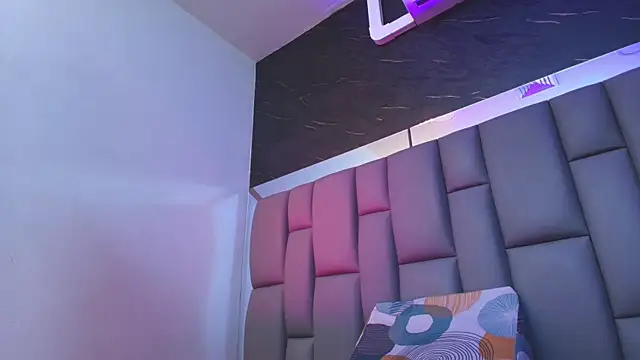 kissme luna online show from September 30, 2025, 7:09 pm