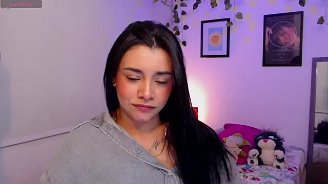 MarilynWhite  online show from October 13, 2025, 7:43 am