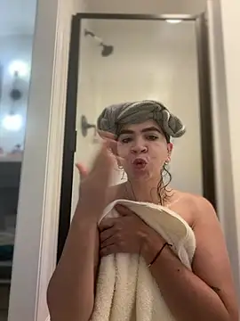 Snapshot of Gringo_XXX_Latina chatting on July 21, 2026, 11:17 pm Gringo XXX Latina online show from July 21, 2026, 11:17 pm