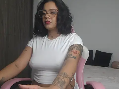 Snapshot of ObeyVal chatting on April 7, 2026, 7:21 am ObeyVal online show from April 7, 2026, 7:21 am