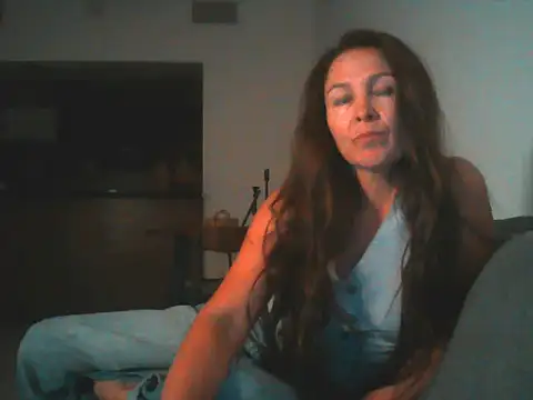 Avelinii online show from May 27, 2026, 5:20 pm
