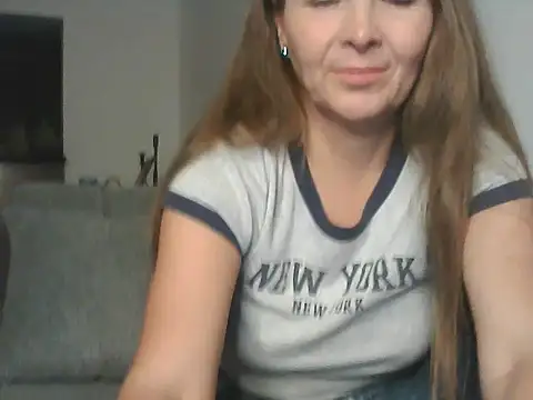 Avelinii online show from May 24, 2026, 4:18 pm