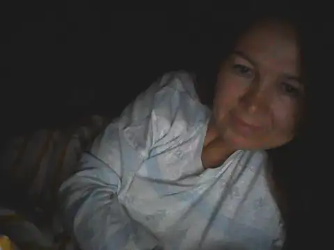Avelinii online show from May 13, 2026, 2:40 am