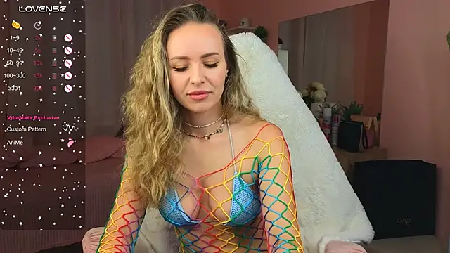 Snapshot of Hloya_Mei chatting on September 22, 2025, 11:22 pm Hloya Mei online show from September 22, 2025, 11:22 pm