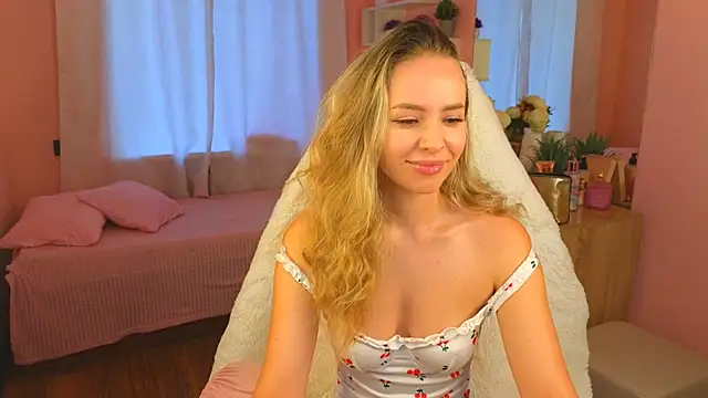 Snapshot of Hloya_Mei chatting on September 28, 2025, 1:01 am Hloya Mei online show from September 28, 2025, 1:01 am