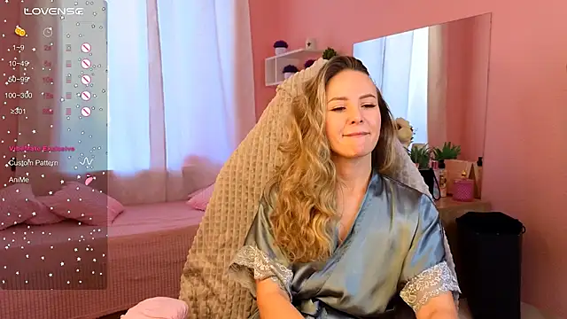 Snapshot of Hloya_Mei chatting on September 26, 2025, 1:12 am Hloya Mei online show from September 26, 2025, 1:12 am