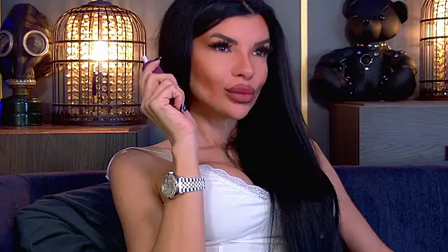 Snapshot of EleniaDevons chatting on February 14, 2026, 11:21 am EleniaDevons online show from February 14, 2026, 11:21 am