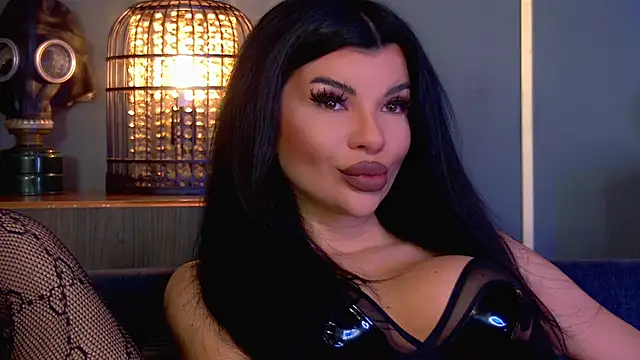 Snapshot of EleniaDevons chatting on January 8, 2026, 2:01 pm EleniaDevons online show from January 8, 2026, 2:01 pm