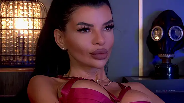 Snapshot of EleniaDevons chatting on September 16, 2025, 8:15 am EleniaDevons online show from September 16, 2025, 8:15 am