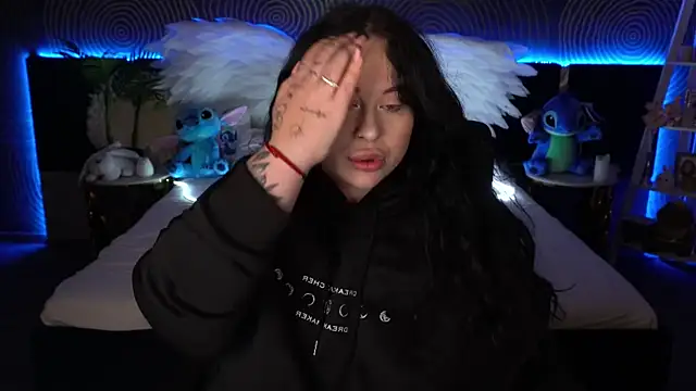 SerahMirabeli online show from October 23, 2025, 7:12 pm