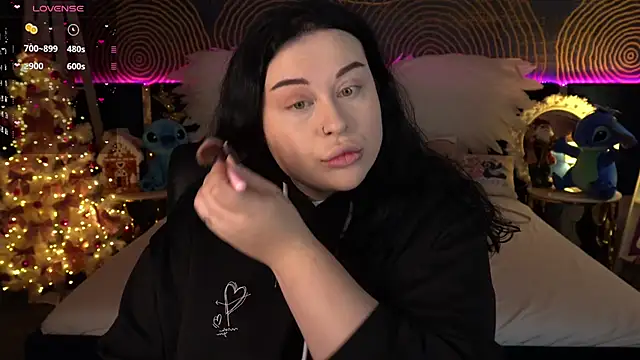 Snapshot of SerahMirabeli chatting on January 6, 2026, 7:40 pm SerahMirabeli online show from January 6, 2026, 7:40 pm