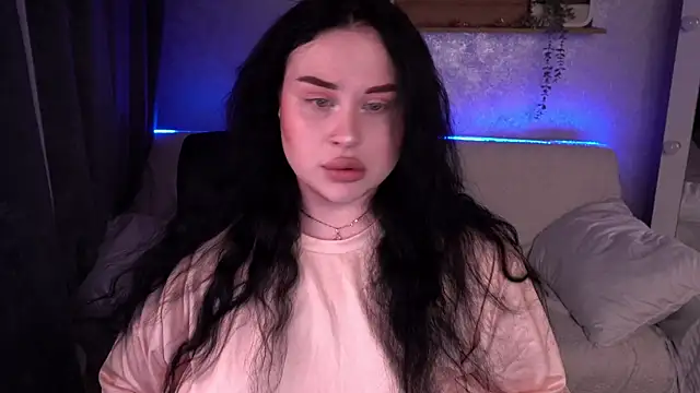 SerahMirabeli online show from November 5, 2025, 2:09 pm