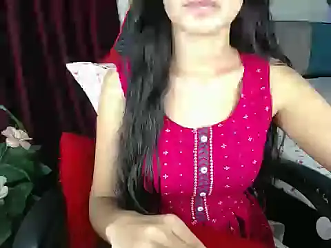 LOVE BEAUTYY online show from October 19, 2025, 4:04 am