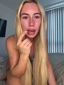 Snapshot of SexySaraxxoo chatting on May 27, 2026, 9:27 am SexySaraxxoo online show from May 27, 2026, 9:27 am