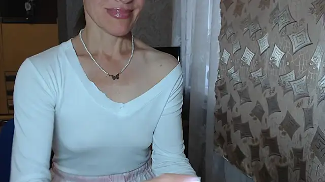 Two Sisters online show from September 16, 2025, 4:46 am