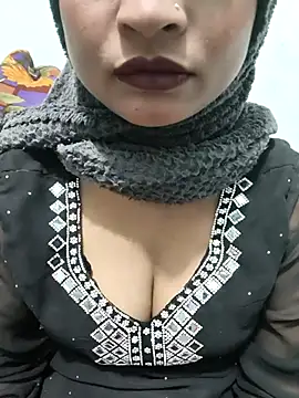 Snapshot of Itz_Mayra_ chatting on February 9, 2026, 10:57 am Itz Mayra online show from February 9, 2026, 10:57 am