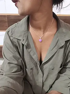 Snapshot of Itz_Mayra_ chatting on November 9, 2025, 6:50 am Itz Mayra online show from November 9, 2025, 6:50 am