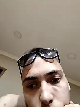 Snapshot of Strawboyy chatting on October 30, 2025, 4:48 pm Strawboyy online show from October 30, 2025, 4:48 pm