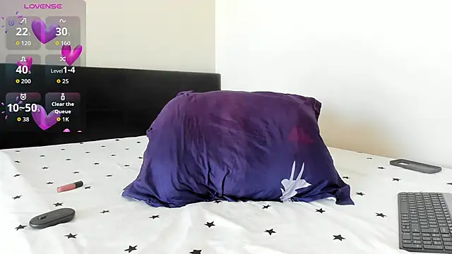 lannaah  online show from October 25, 2025, 10:03 am