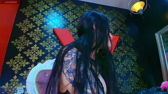 elinne hendrix  online show from October 29, 2025, 12:59 pm