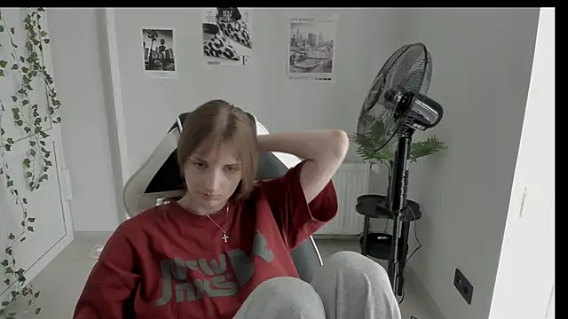 Snapshot of NeyliDream chatting on June 13, 2026, 10:02 am NeyliDream online show from June 13, 2026, 10:02 am