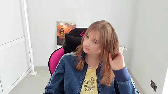 NeyliDream online show from April 14, 2026, 12:43 pm