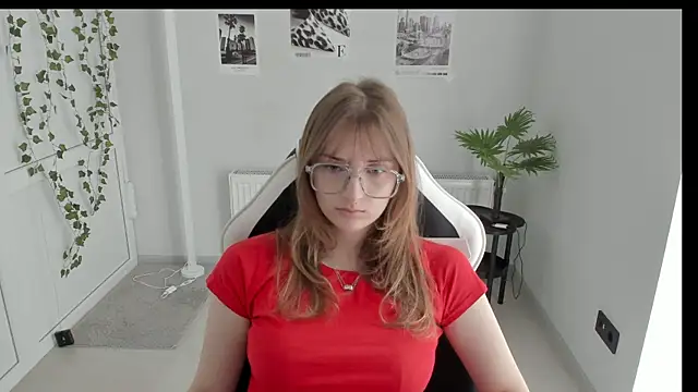 Snapshot of NeyliDream chatting on May 20, 2026, 12:02 pm NeyliDream online show from May 20, 2026, 12:02 pm