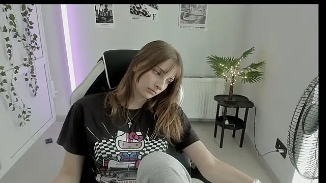 Snapshot of NeyliDream chatting on June 25, 2026, 12:21 pm NeyliDream online show from June 25, 2026, 12:21 pm