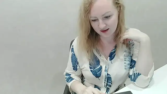 Snapshot of Zaliraa chatting on July 10, 2026, 7:47 pm Zaliraa online show from July 10, 2026, 7:47 pm