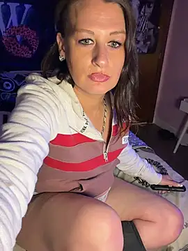 shortywidaphatty online show from November 7, 2025, 2:21 pm