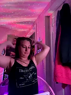 shortywidaphatty online show from October 1, 2025, 1:04 pm