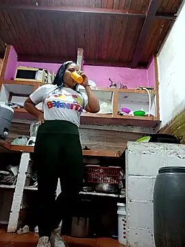 girlpee online show from November 8, 2025, 12:52 pm