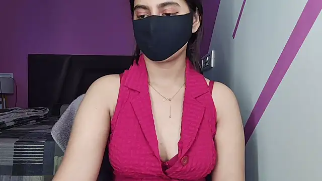 Snapshot of Tanya-mittal chatting on June 10, 2026, 6:03 am Tanya-mittal online show from June 10, 2026, 6:03 am