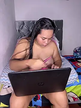 Snapshot of Yasmine__Hayat chatting on April 11, 2026, 2:21 pm Yasmine Hayat online show from April 11, 2026, 2:21 pm