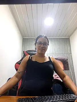 susan mooree online show from December 2, 2025, 9:05 pm